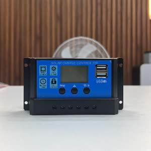 CONTROLADOR SOLAR PWM LCD CON PUERTOS USB